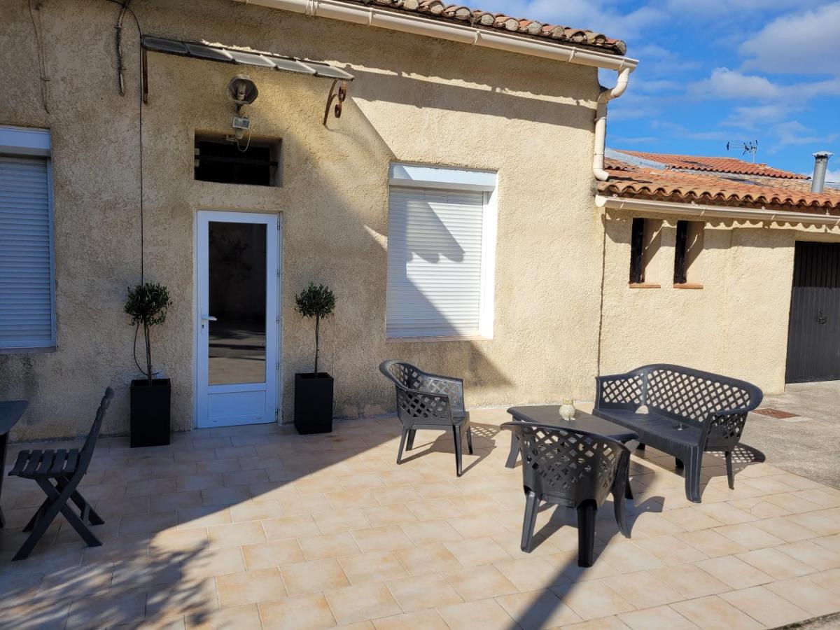 Adorable Maison En Plein Coeur Du Village. Bouc Bel Air Bagian luar foto